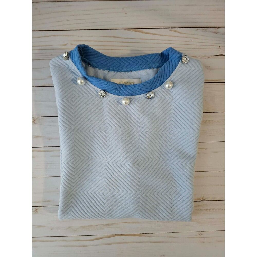 Simply Southern Women’s S Blue White Quilted Geometric Pearl Rhinestone Top